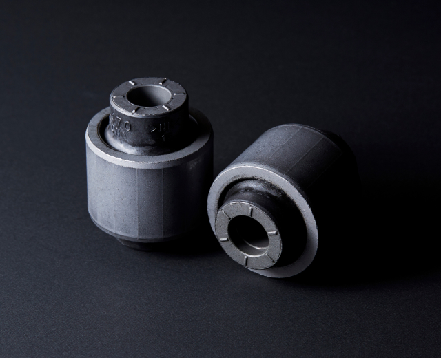 ロアアームブッシュ